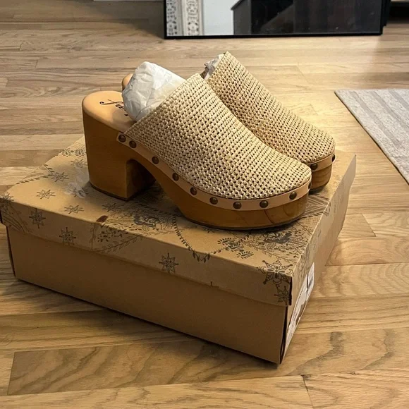 Free People Claudia Crochet Clog in Natural Beige with Wood Heel Size 38 - Picture 5 of 7